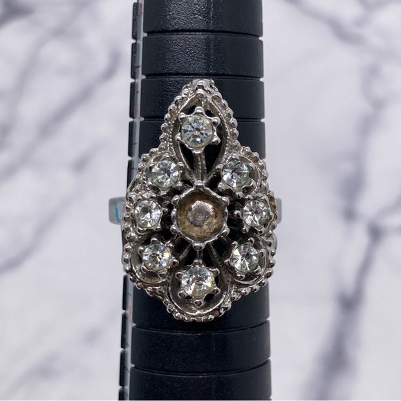 Silver Tone Ring *Missing Rhinestone” Marked “Sarah 14 KT HGE” - Picture 6 of 6